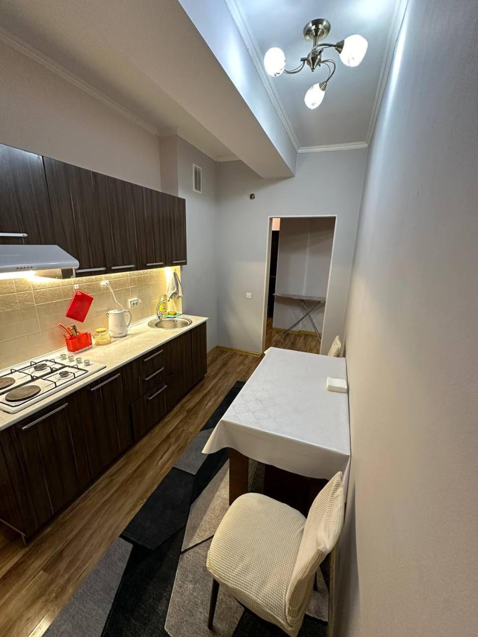 1-Room Apart. 21 On Usenbaeva 52 Near Eurasia Shopping Center Бишкек Екстериор снимка