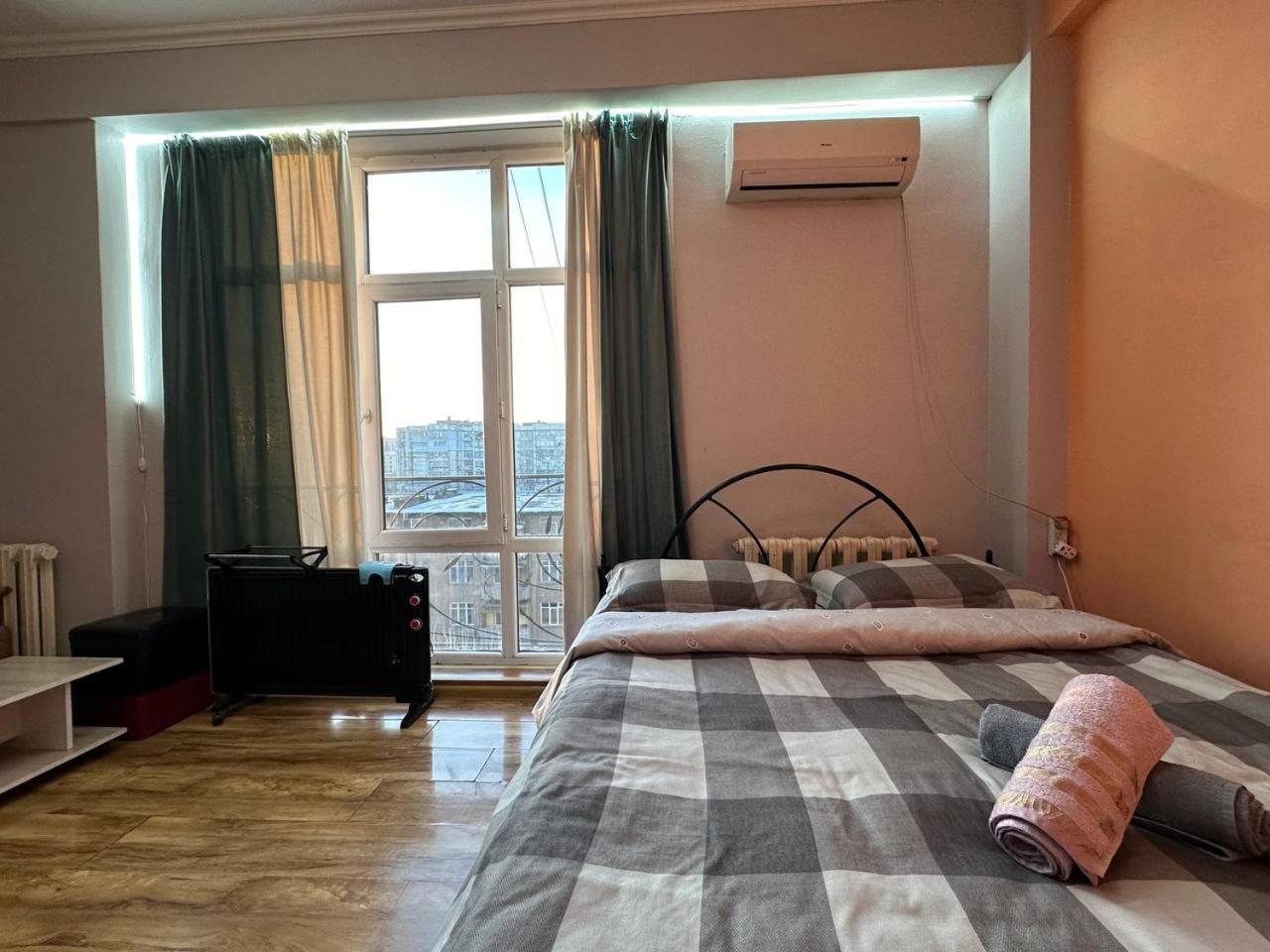 1-Room Apart. 21 On Usenbaeva 52 Near Eurasia Shopping Center Бишкек Екстериор снимка